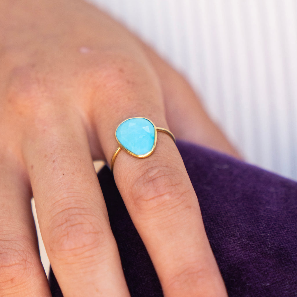 18k Bezel Set Boho Organic Oval Shaped Turquoise Ring